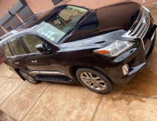 LEXUS LX 570 A VENDRE BON PRIX A KOLWEZI